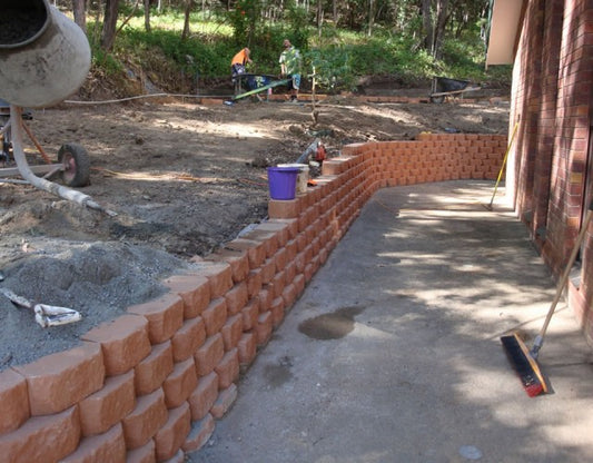 Windsor Concrete Link Blocks Retaining System Transformation in Gold Coast Home
