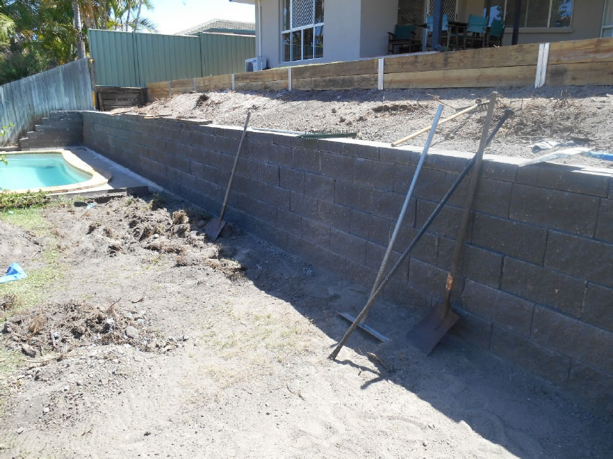 Australian Retaining Walls Ashmore Vertica concrete block wall