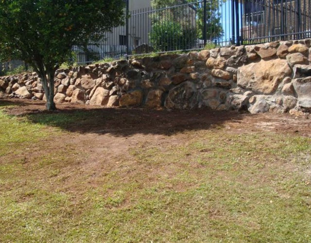 Council-Compliant Rock Wall Reconstruction in Gold Coast – Gold Coast ...