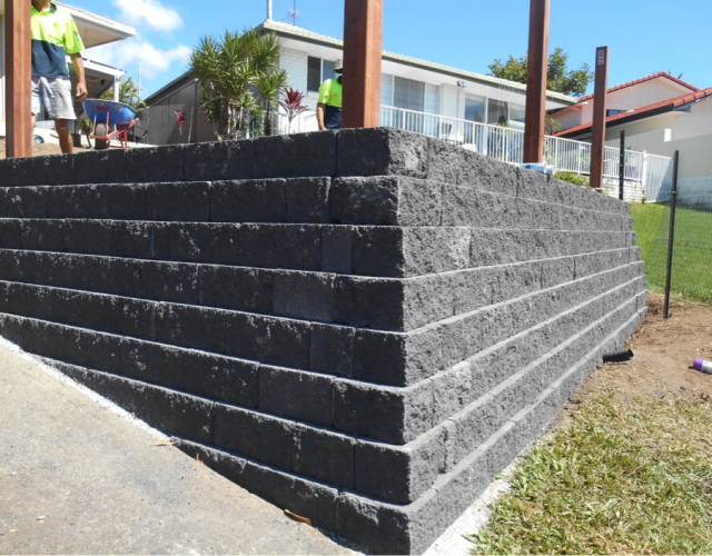 Concrete Retaining Wall for Waterfront Home in Surfers Paradise – Gold ...