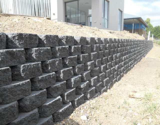 Concrete Retaining Walls Case Studies – Windsor Stone Block Retaining ...