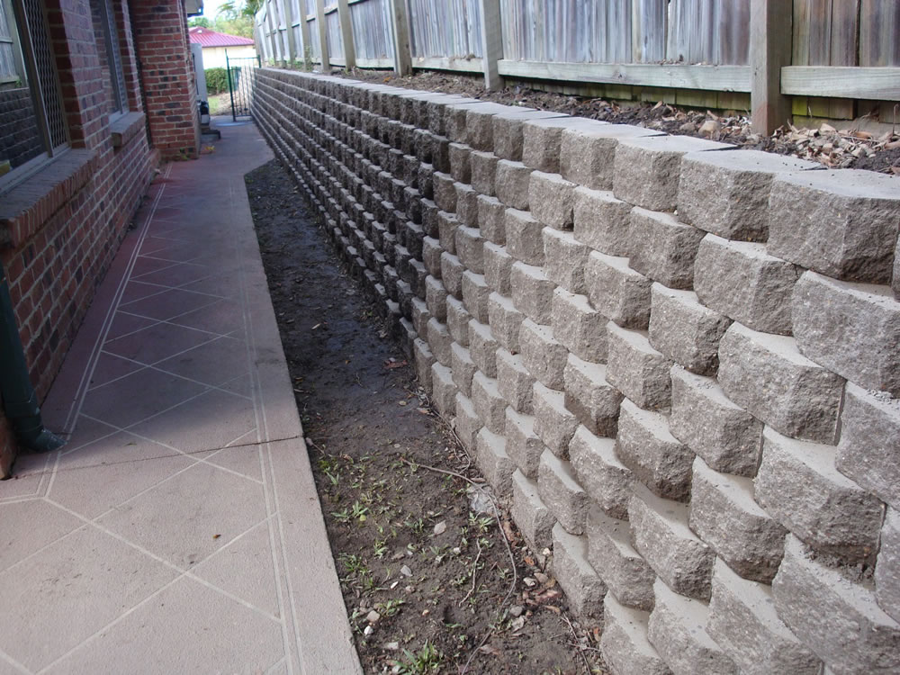 Concrete interlocking retaining wall blocks - Grosto
